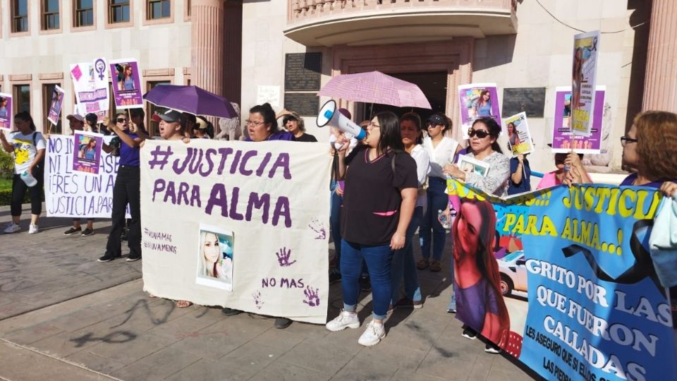 La marcha inició a las 4:20 de la tarde, desde el callejón de la Mujer en el centro de Ciudad Obregón