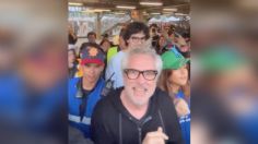 VIDEO | ¡Es swiftie! Captan a Alfonso Cuarón llegando a concierto de Taylor Swift en el Foro Sol