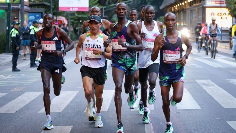 Atletas de alto rendimiento mostraron sus capacidades durante la carrera capitalina