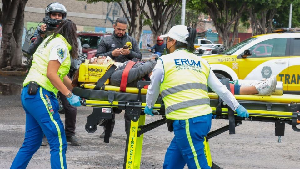 Elementos de la policía de la Ciudad de México arribaron al lugar para controlar la situación.