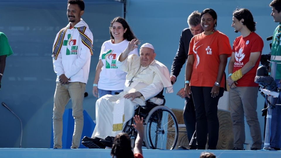 El Papa finalizaría su mensaje a decirles a los jóvenes de no tener miedo y tener siempre coraje