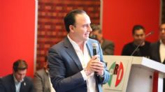 Manolo Jiménez presenta modelo Coahuila a legisladores priistas