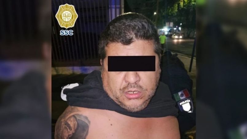 El agresor golpeó sin piedad a la mujer que acudió al inmueble a visitarlo, hasta la fecha se desconoce la relación que mantenían.