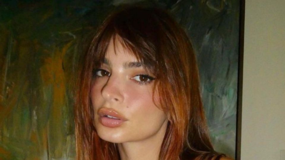 El microbikini de flores con el que Emily Ratajkowski reventó la tendencia del verano