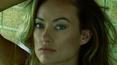 Olivia Wilde sube la temperatura con juvenil bikini en la playa