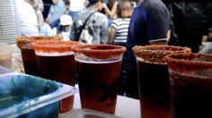 Así son las micheladas de 10 pesos en Tepito: hay de mango, tajín y hasta tienen DJ