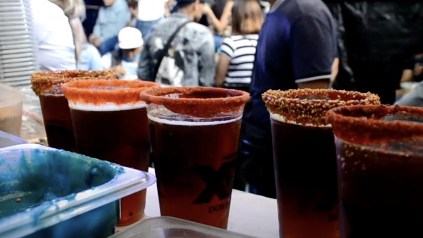 Así son las micheladas de 10 pesos en Tepito: hay de mango, tajín y hasta tienen DJ