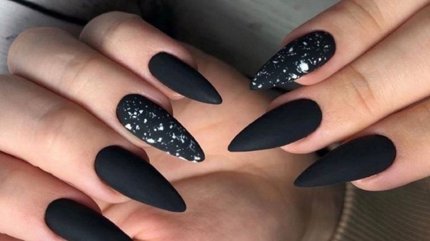 Uñas aesthetic negras: 3 ideas que puedes hacer tú misma