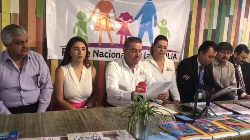 "A nuestros hijos los educamos nosotros", dice Paloma Amezquita, quien llama a quemar libros