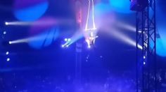 VIDEO: el fatal momento en que una trapecista de circo cae al vacío durante un show en vivo