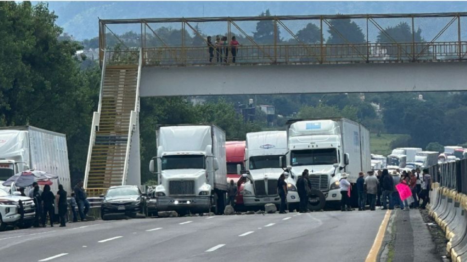 Los manifestantes, principalmente ejidatarios, exigen el pago de millones de pesos