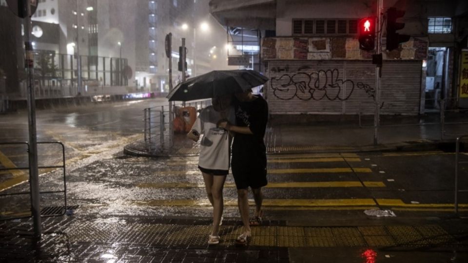 Miles de personas serán evacuadas ante la llegada de Saola a las costas chinas.

