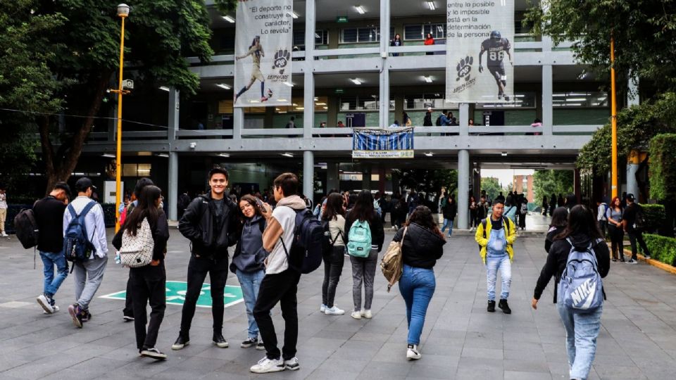 De acuerdo con la SEP, 84 de cada 100 alumnos que ingresan a la primaria llegan al bachillerato.