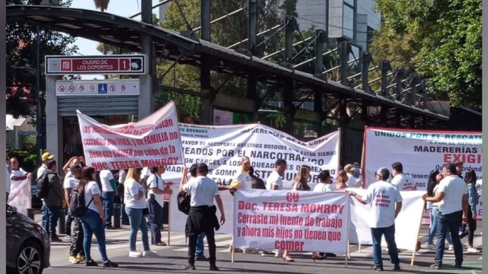 Continúan las afectaciones a la vialidad.