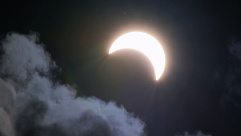 Luna Nueva: ritual para abrir las puertas de la abundancia y el amor la noche del 14 de septiembre