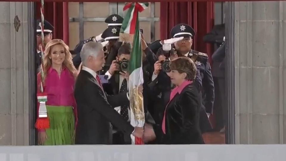 Delfina Gómez y Alfredo del Mazo dan juntos el Grito de Independencia