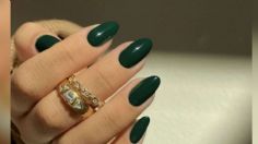 Uñas verde bosque, la tendencia que se apodera del otoño y hará que tus manos se vean lindas en esta temporada