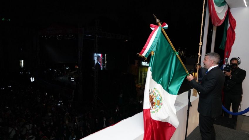 Mauricio Tabe da el Grito de Dolores, enaltece la democracia y llama a la unidad