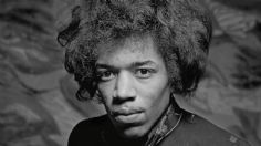 Así lucía Jimi Hendrix como soldado del ejercito, siempre acompañado por su guitarra: FOTOS