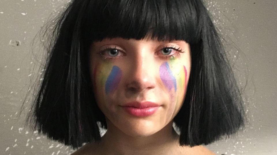 Sia y su nuevo álbum 'Reasonable Woman'. La cantante australiana reveló los detalles más oscuros de sus enfermedades y más en una entrevista.