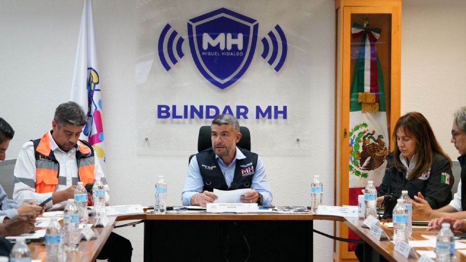 El alcalde Mauricio Tabe se reunió con su gabinete en la sala de monitoreo de Blindar MH para coordinar el Simulacro Nacional 2023 en la Miguel Hidalgo