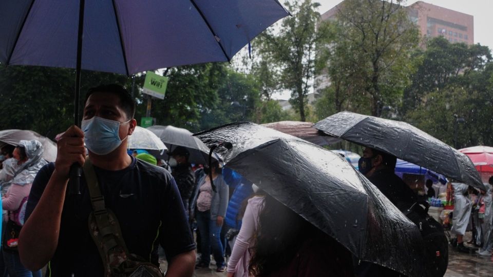 La lluvia genera encharmamiento en Zaragoza