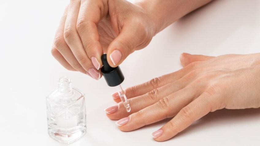 5 aceites naturales y baratos que son perfectos para fortalecer las uñas y hacerlas crecer