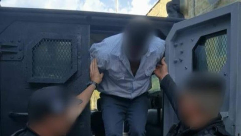 Fue trasladado en un vehículo de alta seguridad