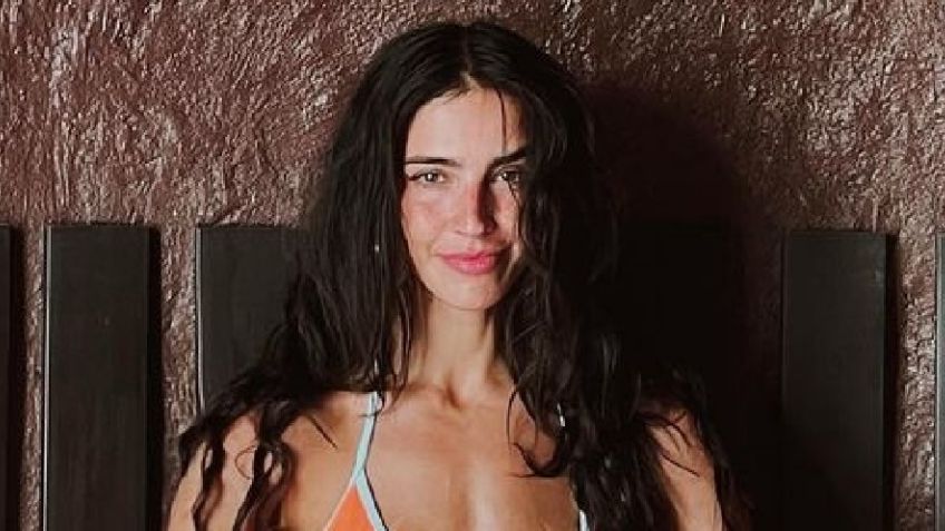 Desde la playa, Bárbara de Regil demuestra cómo llevar un traje de baño de 2 piezas en el final del verano