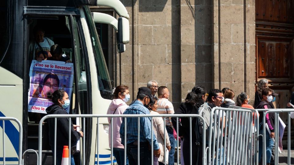 Antes de las 12:00 horas arribaron a Palacio Nacional.