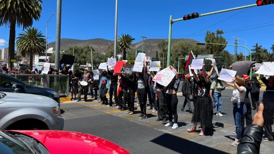 Los alumnos protestaron y exigieron la salida del presidente del Consejo Estudiantil Universitario