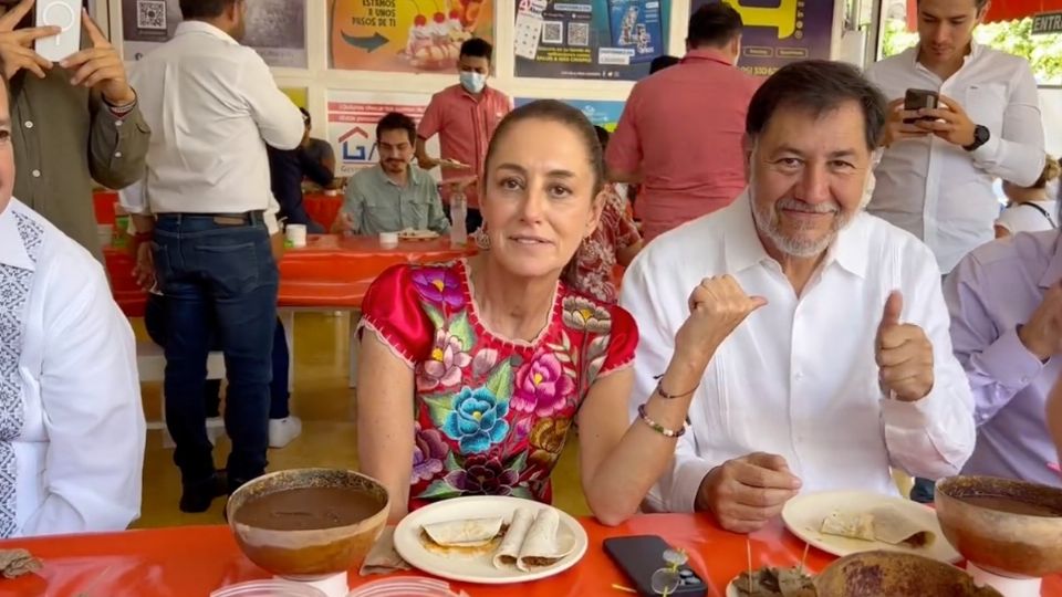 Claudia Sheinbaum y Fernández Noroña en su visita al restaurante en Chiapas.