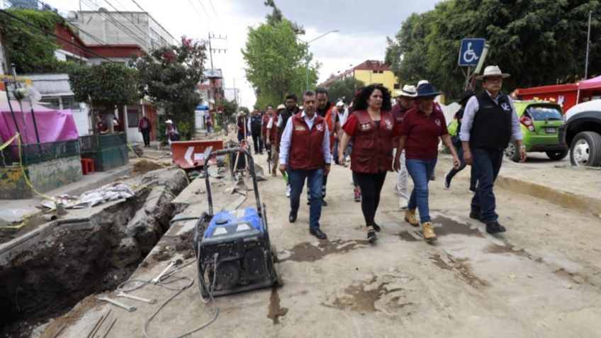 Venustiano Carranza cambia por completo tubería de agua potable en Jardín Balbuena