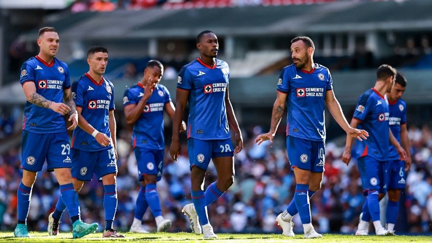 Cruz Azul sigue sumido en crisis y cae como local 3-1 ante Gallos de Querétaro