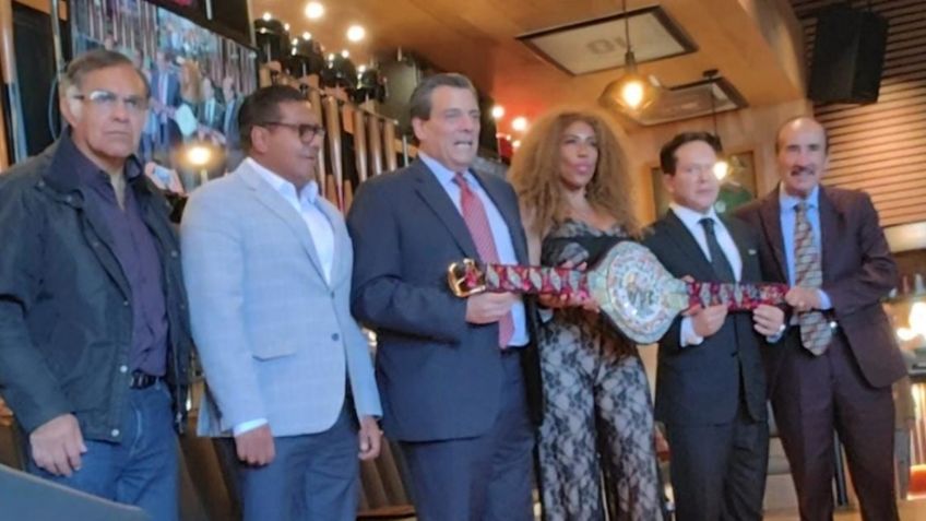 Presentan oficialmente el cinturón Adolfo López Mateos para la pelea de Canelo vs. Charlo