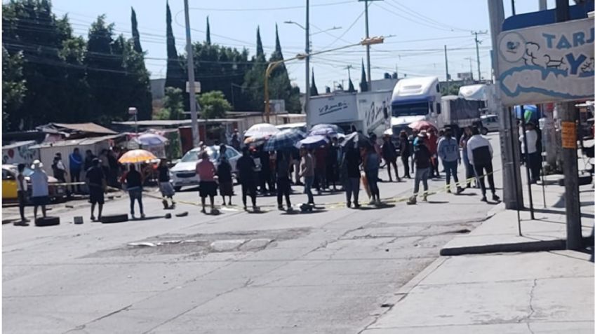 Vecinos de Edomex bloquean vialidades y desquician el tráfico, exigen abasto de agua potable