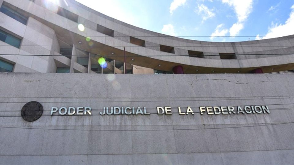 El mandatario también lanzó críticas al Instituto de Judicaturas de la UNAM.