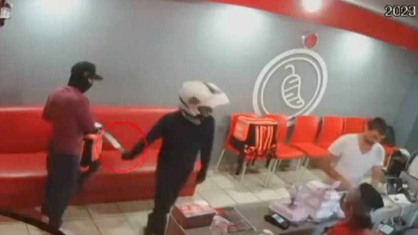 VIDEO: falsos repartidores asaltan con un machete restaurante en Hermosillo