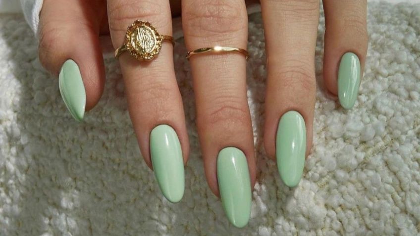 Uñas green almond: diseños con un toque fresco que te harán destacar en otoño