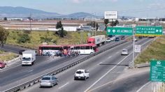 Habitantes de Temoaya bloquean otra vez la autopista Atlacomulco-Toluca y colapsan el tráfico