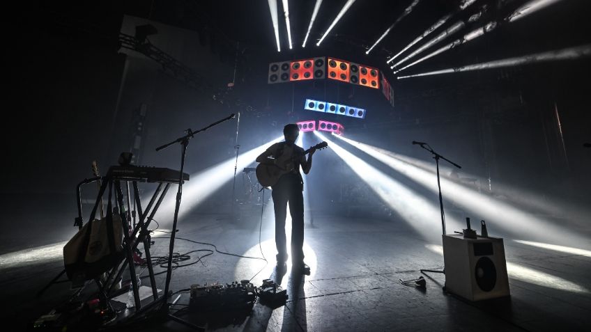 Con sold out, León Larregui presenta su tercer disco en el Auditorio Nacional