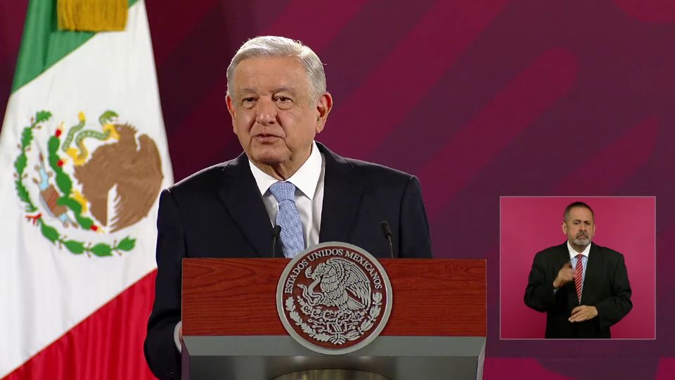 AMLO pidió a los mexicanos en Estados Unidos, que no se dejen manipular por los políticos de ese país