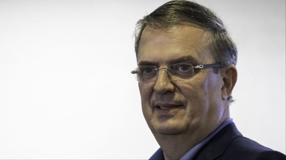 Ebrard confía en que las autoridades electorales no se atreverían a inhabilitar una candidatura presidencial