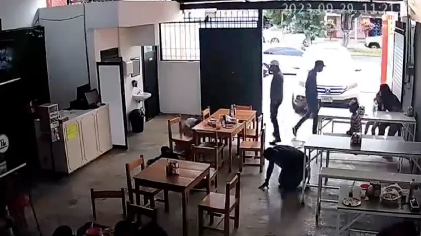 VIDEO: en cuestión de segundos asaltan un restaurante en Michoacán donde había dos menores