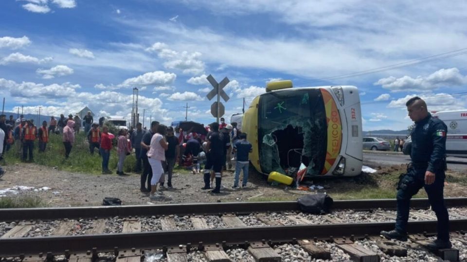 Hasta el sitio del percance se trasladaron diversos cuerpos de emergencia, tanto de Hidalgo como Tlaxcala.