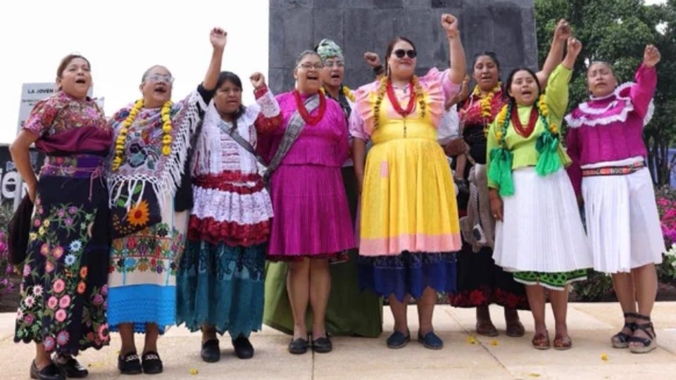 'En las mujeres indígenas de nuestro país está la raíz de las lenguas y las culturas', afirmó Claudia Sheinbaum.