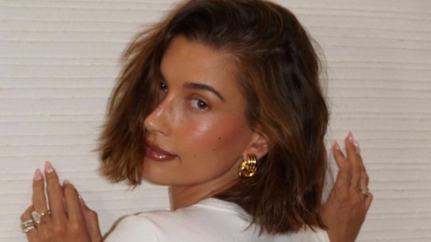 La modelo Hailey Bieber luce el bikini dorado más chic de la temporada | FOTOS