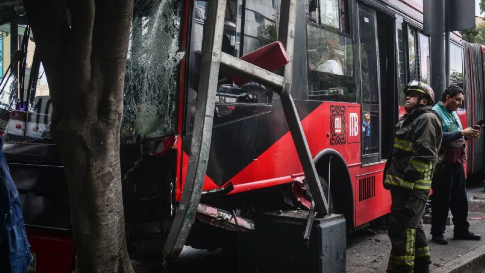 Hay policías auxiliares en el lugar