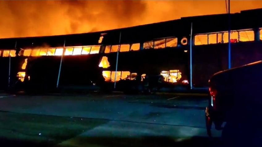 Incendio en la GAM: el recuento de los daños es una bodega calcinada y una barda en riesgo de colapsar