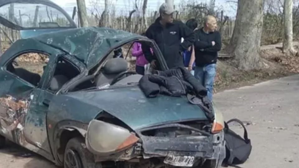 El violento choque dejó a dos personas lesionadas y a una más fallecida en Argentina.